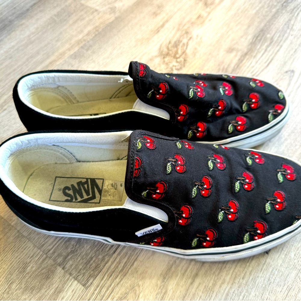 Vans Classic Slip-On  🍒 Cherries 🍒 “Off the Wall” lightly worn